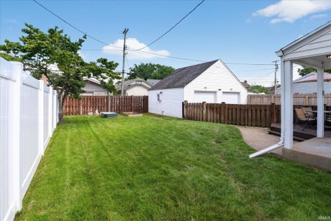 Tiny photo for 424 Miami Club Drive, Mishawaka, IN 46544 (MLS # 202634337)