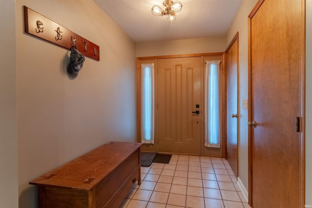 Photo of 2611 Deerfield Drive, Evansville, IN 47725 (MLS # 202623009)
