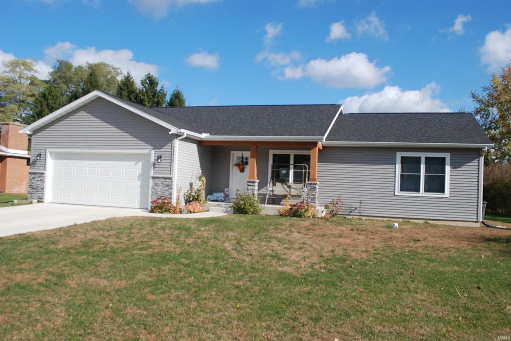 Photo of 58630 Broadway Boulevard, Elkhart, IN 46516 (MLS # 202546360)