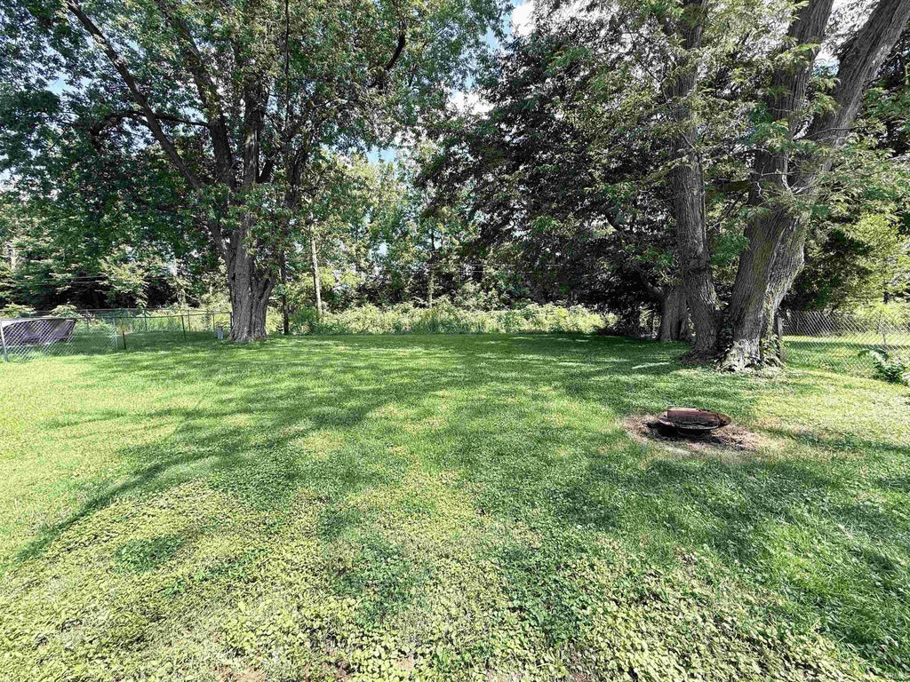 Photo of 26 Center Drive, Crawfordsville, IN 47933 (MLS # 202635825)