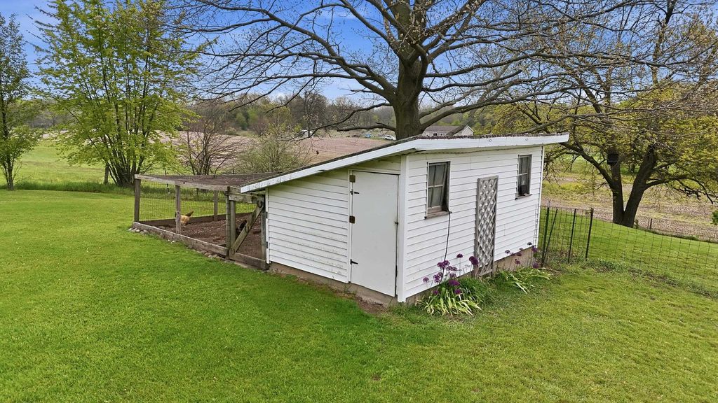 Photo of 8990 W 500 S, Hudson, IN 46747 (MLS # 202617682)