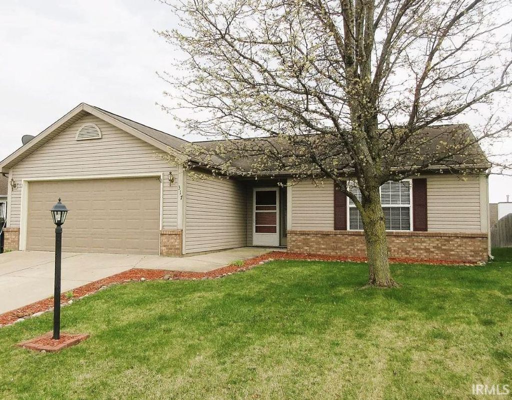 Photo of 317 Plantation Way, Lafayette, IN 47909 (MLS # 202629093)