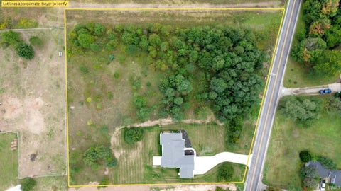 Tiny photo for 30965 County Road 10, Granger, IN 46530 (MLS # 202640271)