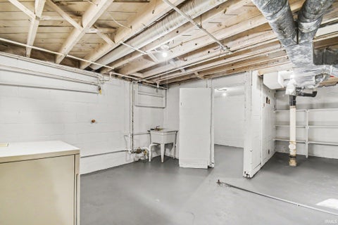 Tiny photo for 308 E 8th Street, Mishawaka, IN 46544 (MLS # 202639474)