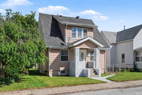 Tiny photo for 308 E 8th Street, Mishawaka, IN 46544 (MLS # 202639474)