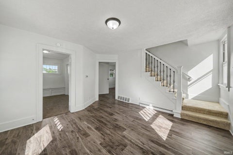 Tiny photo for 308 E 8th Street, Mishawaka, IN 46544 (MLS # 202639474)