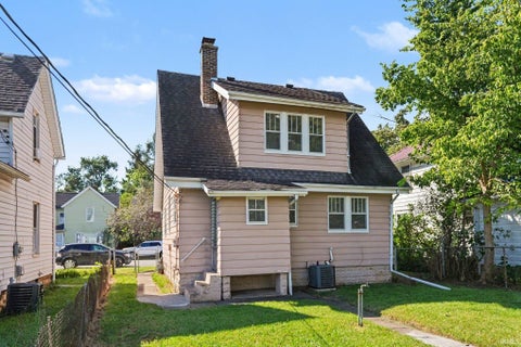 Tiny photo for 308 E 8th Street, Mishawaka, IN 46544 (MLS # 202639474)