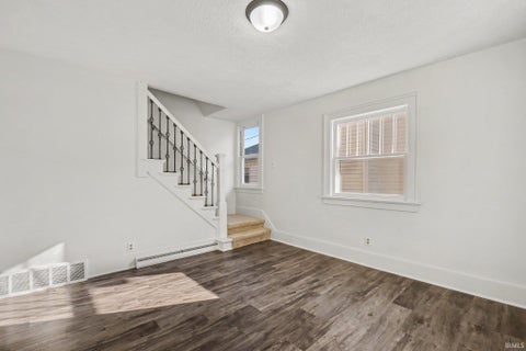 Tiny photo for 308 E 8th Street, Mishawaka, IN 46544 (MLS # 202639474)