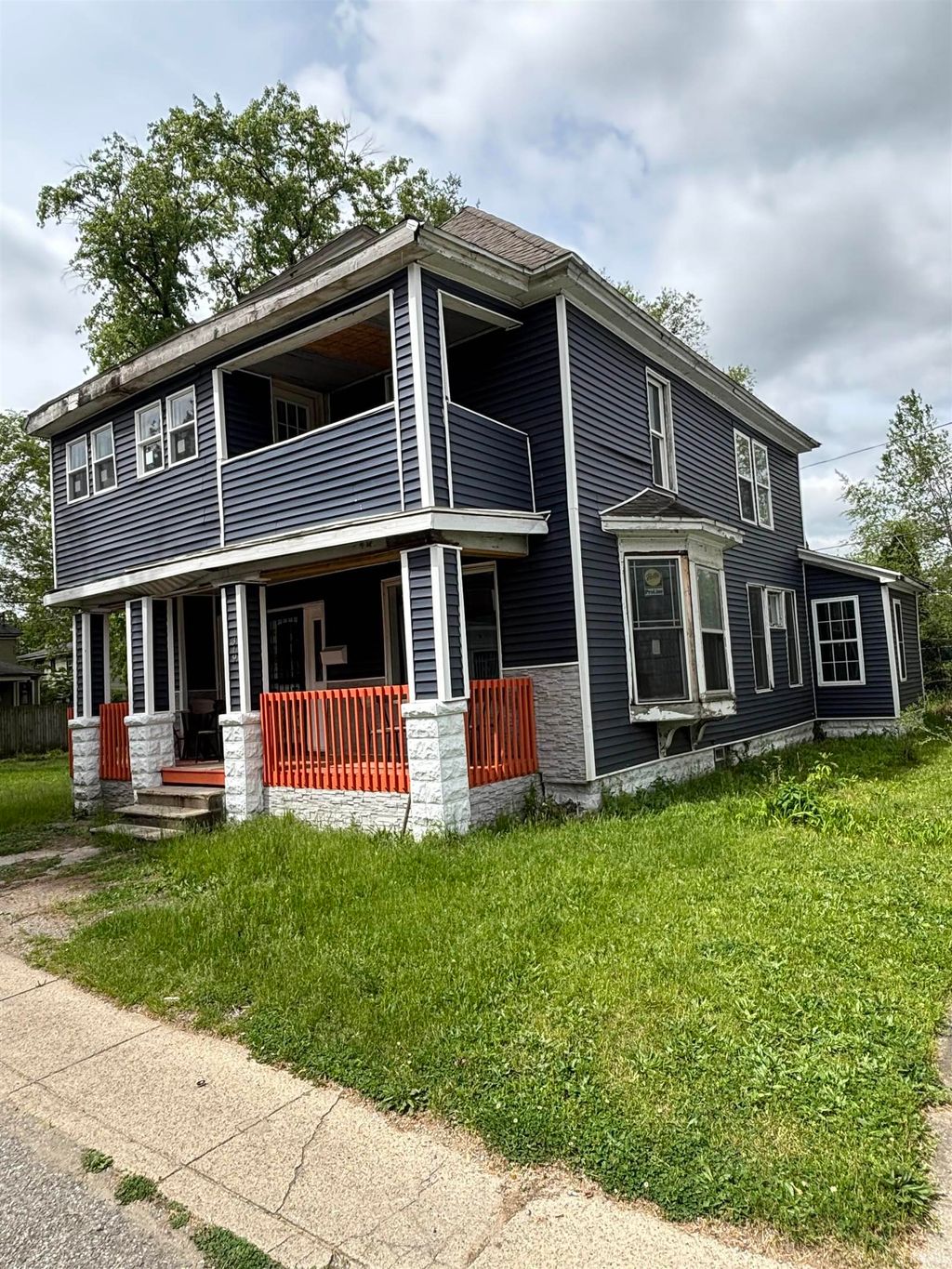 Photo of 319 Kunstman Court, South Bend, IN 46601 (MLS # 202619192)