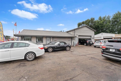 Tiny photo for 508 Lincolnway W, Osceola, IN 46561 (MLS # 202632859)