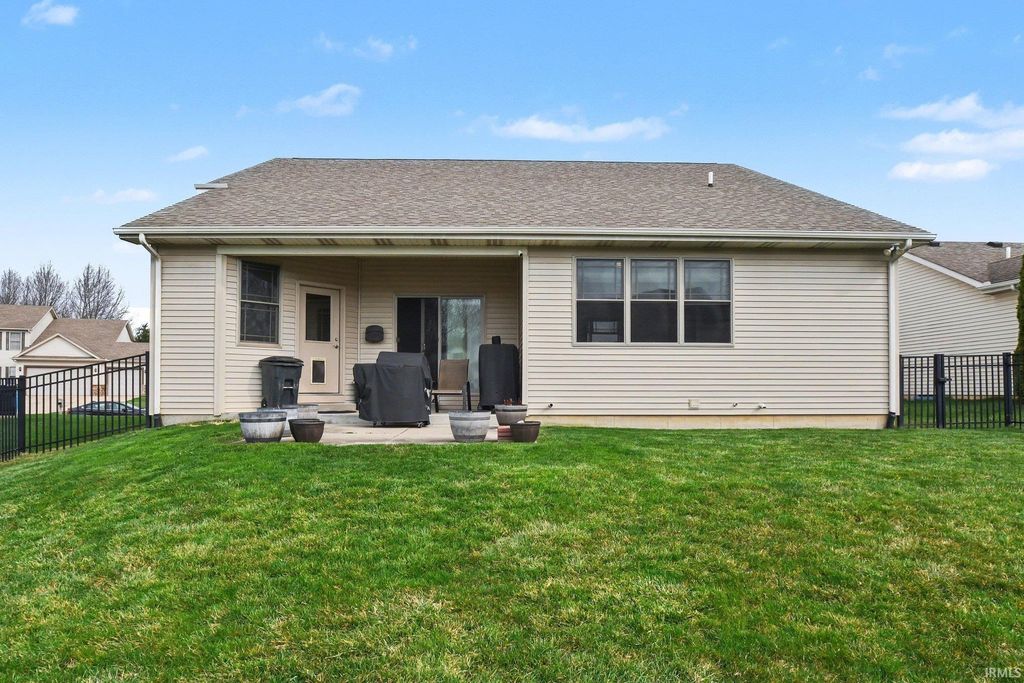 Photo of 25938 Rolling Hills Drive, South Bend, IN 46628 (MLS # 202611252)