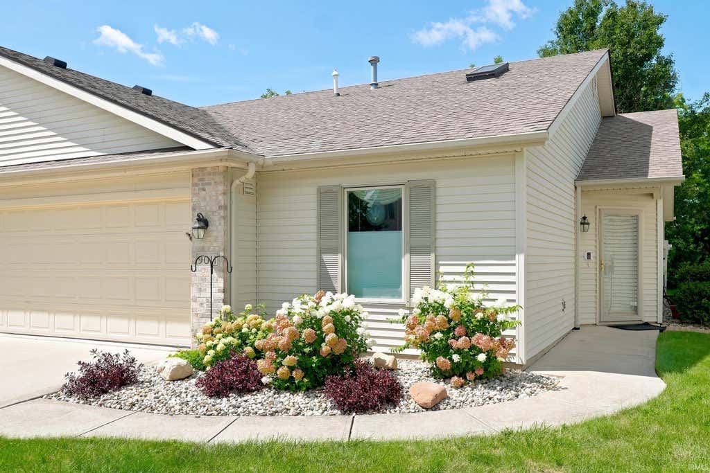 Photo of 9011 Falcons Run, Fort Wayne, IN 46825 (MLS # 202634817)