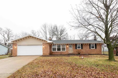 Photo of 1324 Copeland Street, Warsaw, IN 46580 (MLS # 202549735)