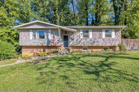 Photo of 712 Carole Place, Newburgh, IN 47630 (MLS # 202643733)