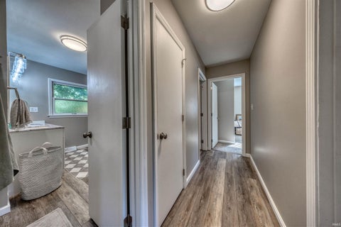 Tiny photo for 712 Carole Place, Newburgh, IN 47630 (MLS # 202643733)