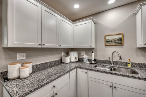 Tiny photo for 712 Carole Place, Newburgh, IN 47630 (MLS # 202643733)