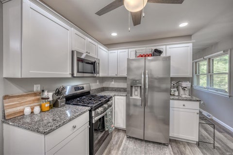 Tiny photo for 712 Carole Place, Newburgh, IN 47630 (MLS # 202643733)