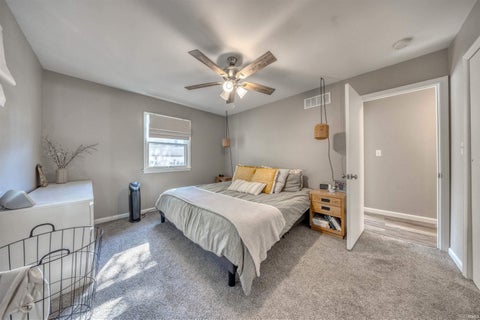 Tiny photo for 712 Carole Place, Newburgh, IN 47630 (MLS # 202643733)