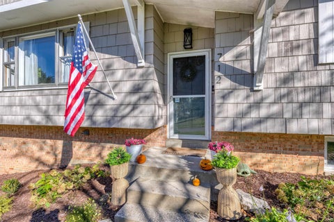 Tiny photo for 712 Carole Place, Newburgh, IN 47630 (MLS # 202643733)