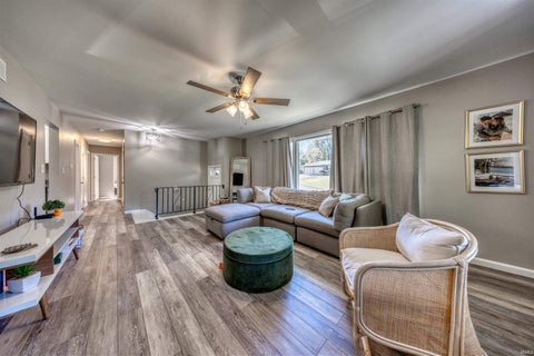 Tiny photo for 712 Carole Place, Newburgh, IN 47630 (MLS # 202643733)