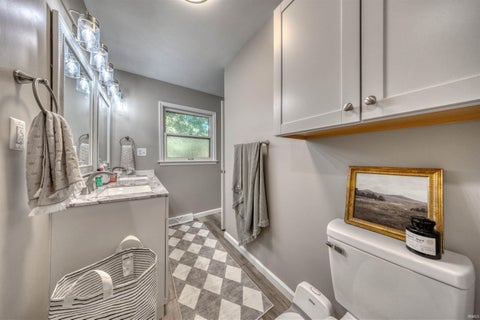 Tiny photo for 712 Carole Place, Newburgh, IN 47630 (MLS # 202643733)