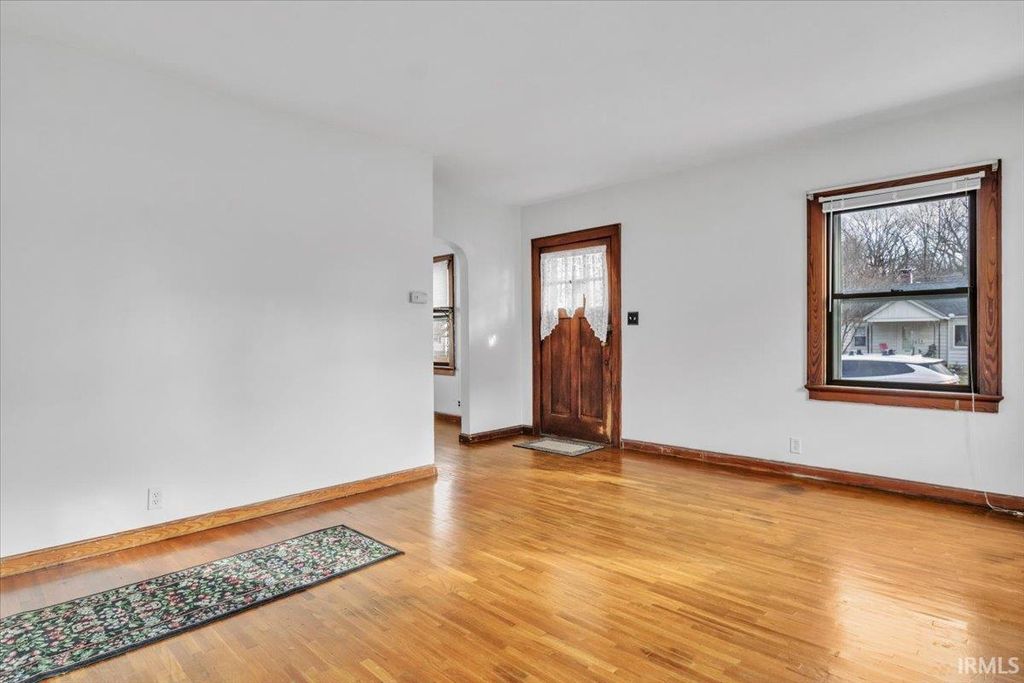 Photo of 2724 Edgar Street, Evansville, IN 47710 (MLS # 202548458)