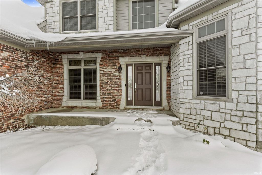 Photo of 51095 Chatham Ridge Drive, South Bend, IN 46637 (MLS # 202548238)