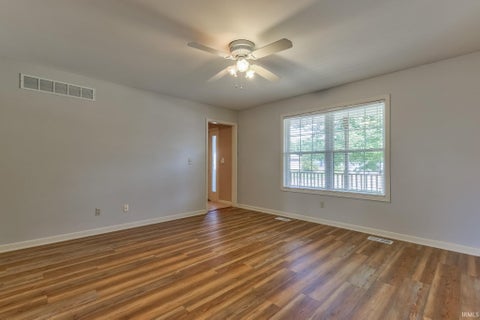 Tiny photo for 9140 Southport Drive, Evansville, IN 47711 (MLS # 202636712)