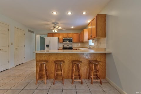 Tiny photo for 9140 Southport Drive, Evansville, IN 47711 (MLS # 202636712)