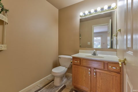 Tiny photo for 9140 Southport Drive, Evansville, IN 47711 (MLS # 202636712)