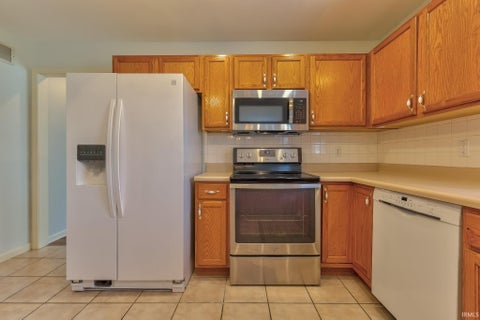 Tiny photo for 9140 Southport Drive, Evansville, IN 47711 (MLS # 202636712)
