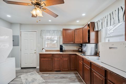 Tiny photo for 1400 W Jackson Street, Kokomo, IN 46901 (MLS # 202608546)