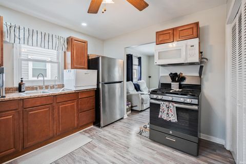 Tiny photo for 1400 W Jackson Street, Kokomo, IN 46901 (MLS # 202608546)