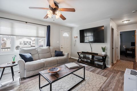 Tiny photo for 1400 W Jackson Street, Kokomo, IN 46901 (MLS # 202608546)