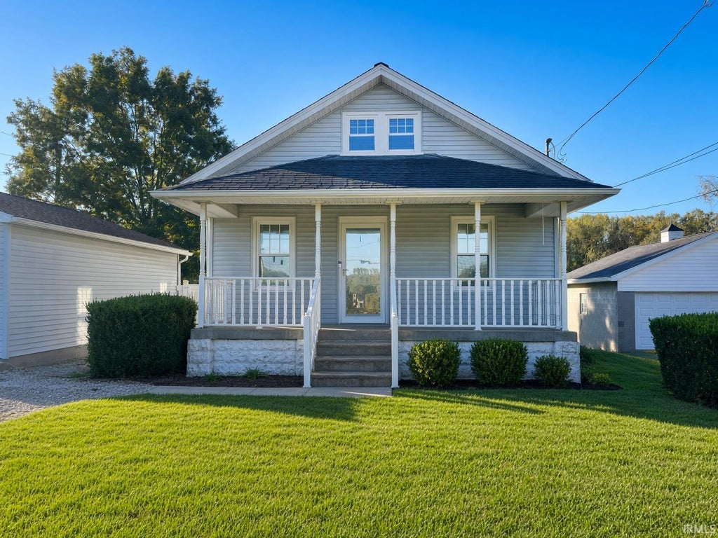 Photo of 5814 Broadway Avenue, Evansville, IN 47712 (MLS # 202644077)