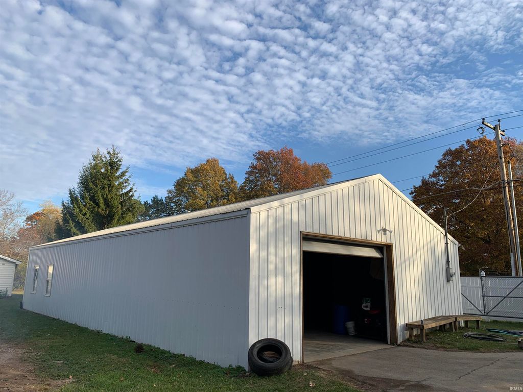 Photo of 4830 Cook Road, Fort Wayne, IN 46818 (MLS # 202548468)