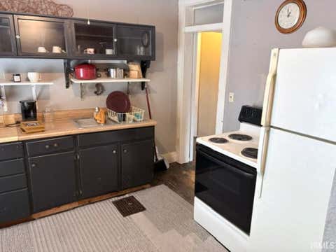 Tiny photo for 915 S MAIN Street, Kokomo, IN 46901 (MLS # 202628578)