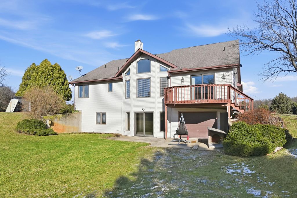 Photo of 4537 W Black Oak Circle, Angola, IN 46703 (MLS # 202601773)