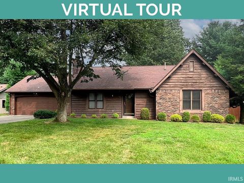 Photo of 1633 S Greenfield Court, Bloomington, IN 47401 (MLS # 202610167)