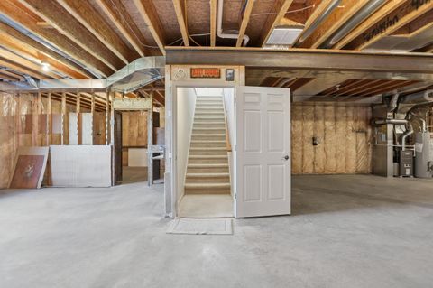 Tiny photo for 4011 GOEGLEIN Road, Fort Wayne, IN 46815 (MLS # 202612057)