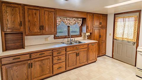 Tiny photo for 336 N Beach Drive, Monticello, IN 47960 (MLS # 202611812)