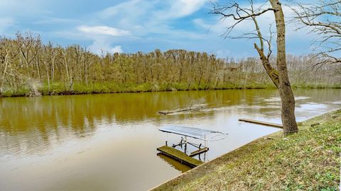 Tiny photo for 336 N Beach Drive, Monticello, IN 47960 (MLS # 202611812)