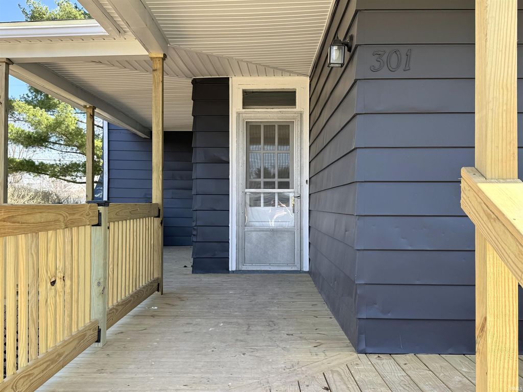 Photo of 301 S Jefferson Street, Pine Village, IN 47975 (MLS # 202609291)