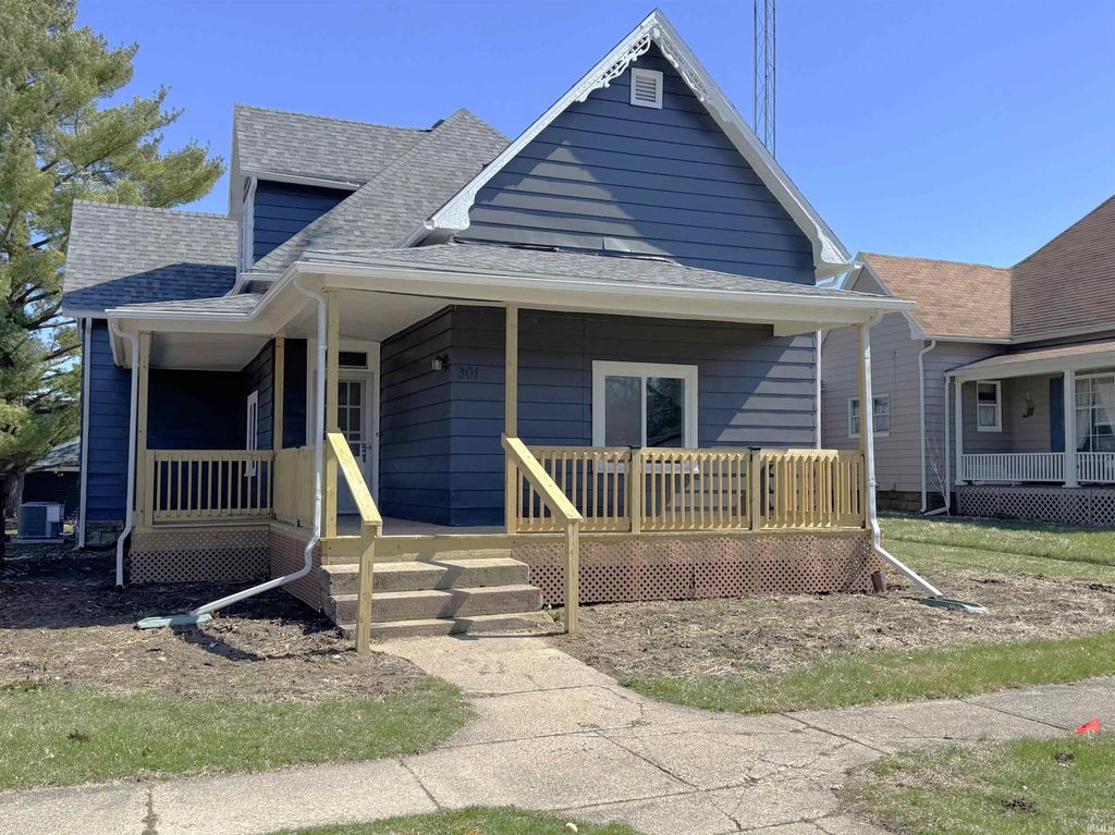 Photo of 301 S Jefferson Street, Pine Village, IN 47975 (MLS # 202609291)