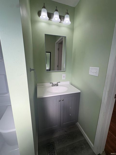 Tiny photo for 913 Sheffield Drive, Evansville, IN 47710 (MLS # 202605648)