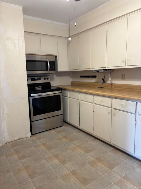 Tiny photo for 913 Sheffield Drive, Evansville, IN 47710 (MLS # 202605648)