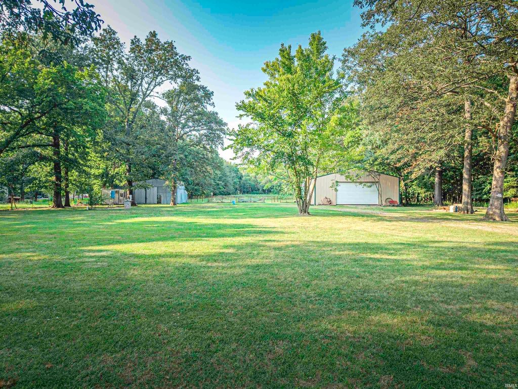 Photo of 4911 Slim Pond Road, Mount Vernon, IN 47620 (MLS # 202634363)