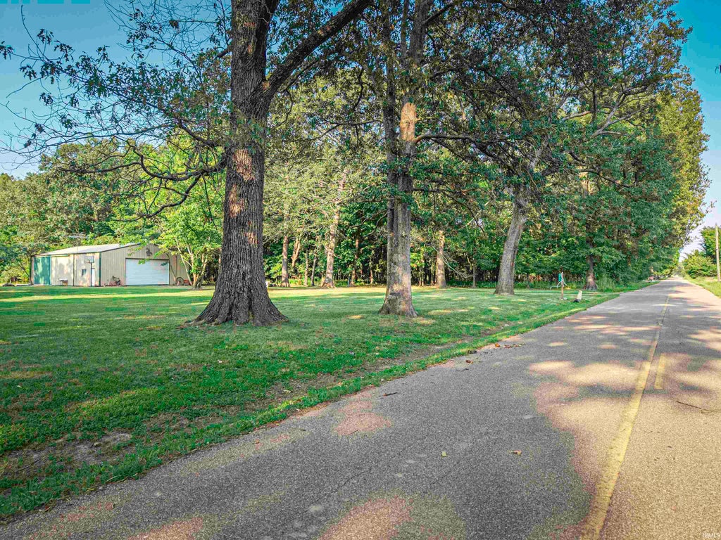 Photo of 4911 Slim Pond Road, Mount Vernon, IN 47620 (MLS # 202634363)