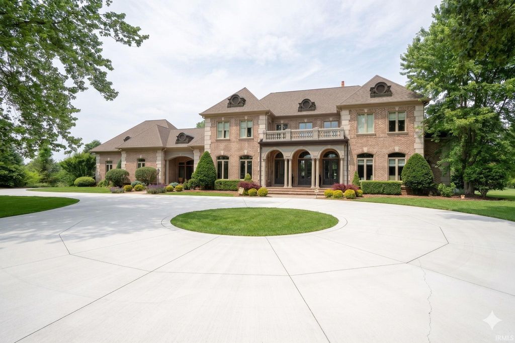 Photo of 51933 Meadow Ridge Court, Granger, IN 46530 (MLS # 202617383)