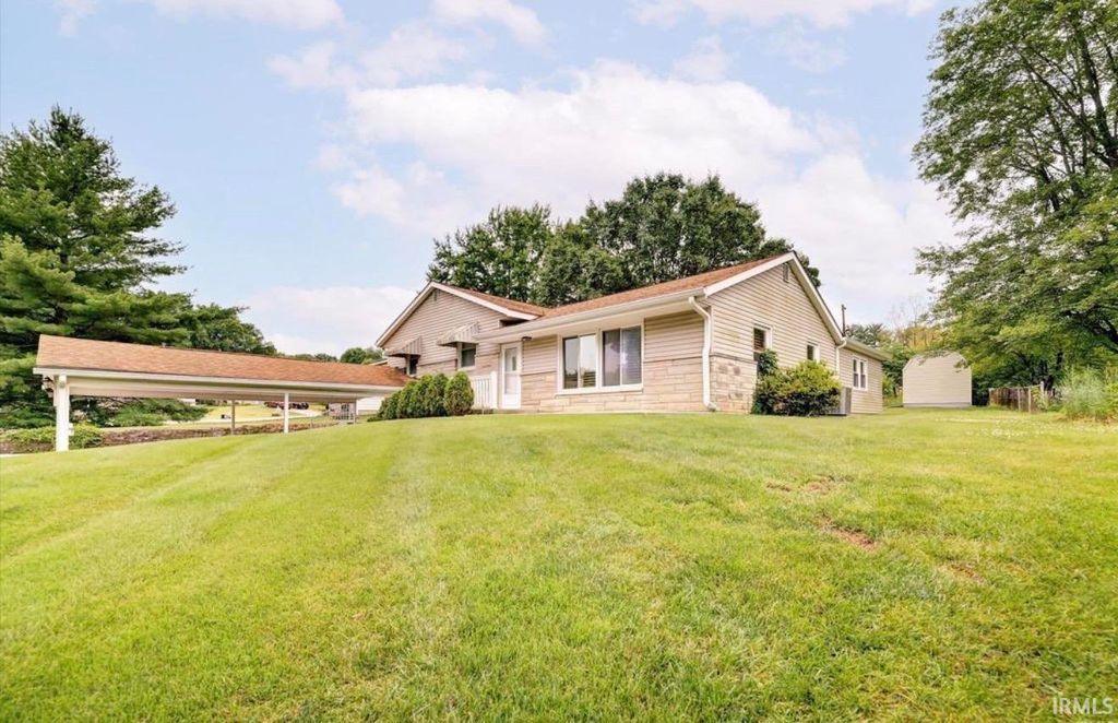 Photo of 612 W Clover Terrace, Bloomington, IN 47404 (MLS # 202613915)